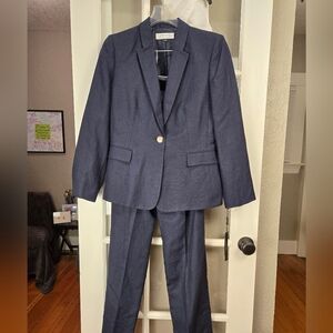 Tahari Arthur S. Levine Navy Tailored Linnen Women's Suit, Size 10